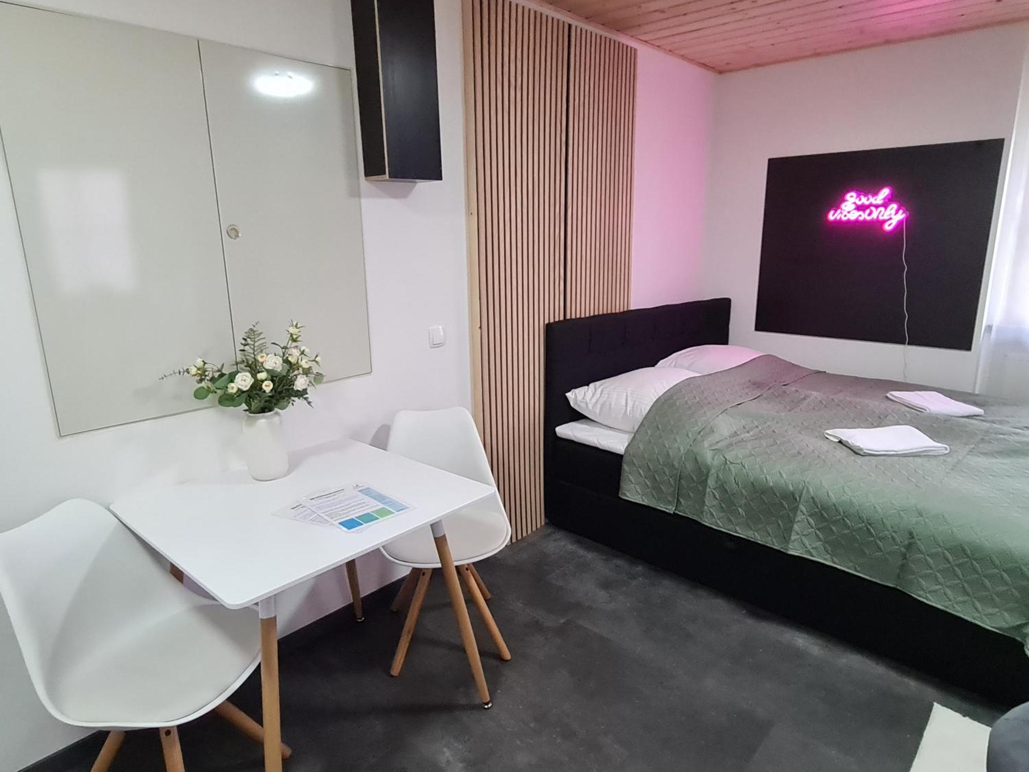 Theox No 11 Studio Apartment Fuer 2 Personen Heppenheim  Exteriör bild