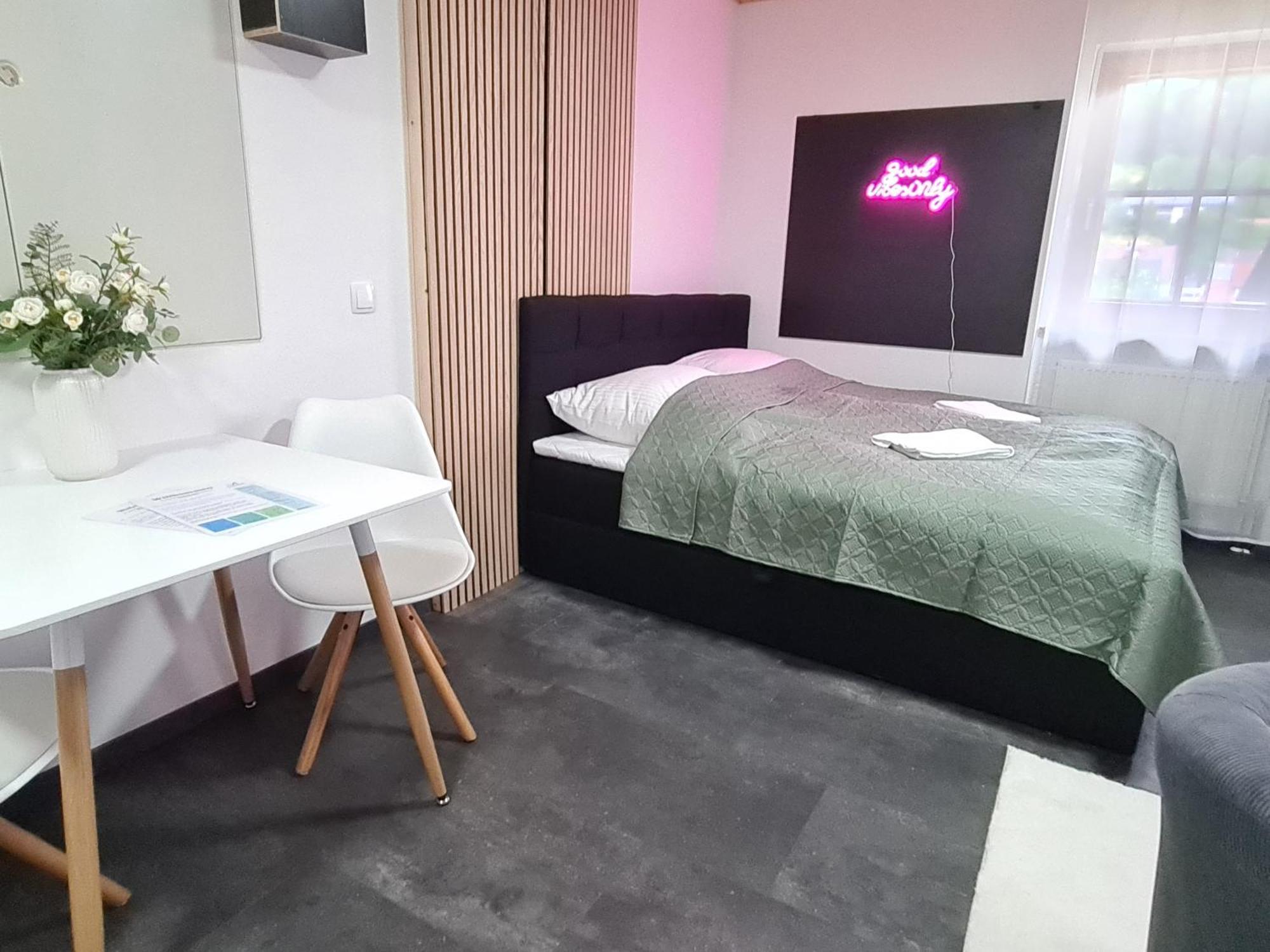 Theox No 11 Studio Apartment Fuer 2 Personen Heppenheim  Exteriör bild